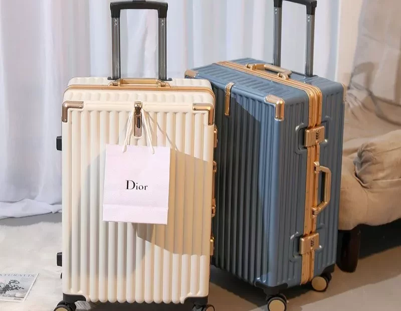 【快速出貨】行李箱 24寸大容量行李箱 高顏值拉桿箱 旅行箱 20寸登機箱 結實耐用皮箱 登機箱 旅行箱 密碼箱 拉桿箱