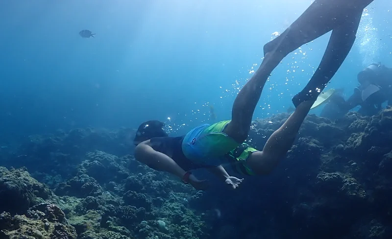 沖繩藍洞自由潛水體驗